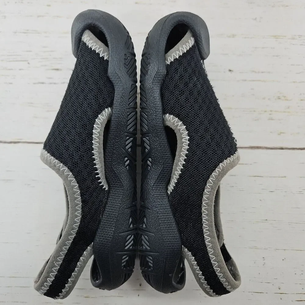 Crocs Swiftwater Youth Kids Size C12 Black Closed Toe Water Shoes Sandals 204024